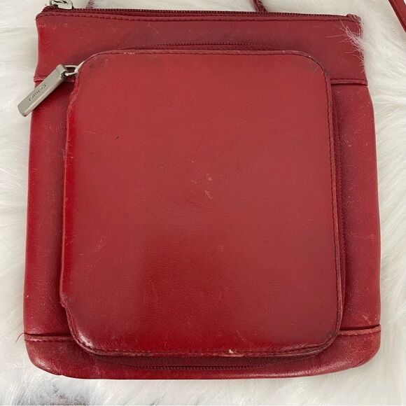 HOBO International Purse Red Leather Crossbody Bag Travel Pockets Roomy - Picture 2 of 10